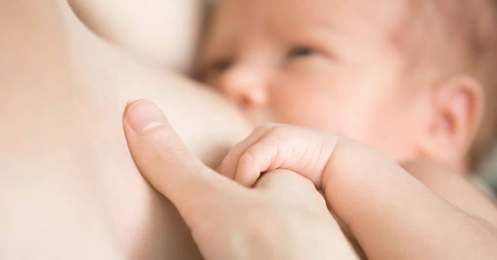 Lactancia materna, vínculo afectivo y apego seguro