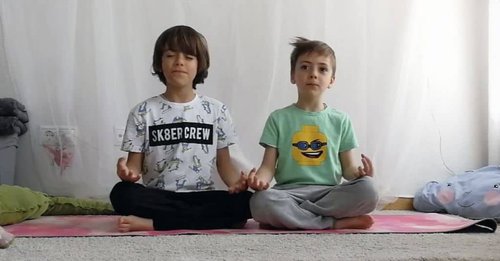 Los YoguiToubers, yoga para niños enseñado por niños